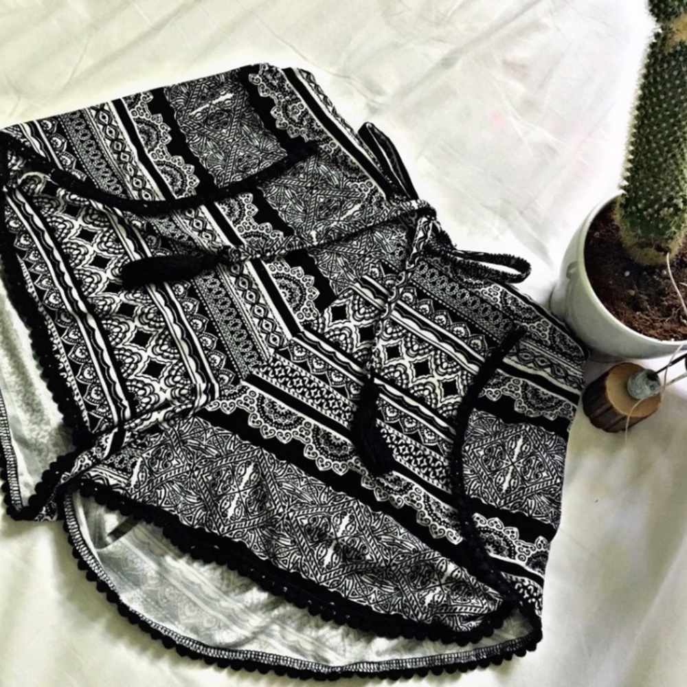 Aztec Pattern Soft Pom Pom Shorts